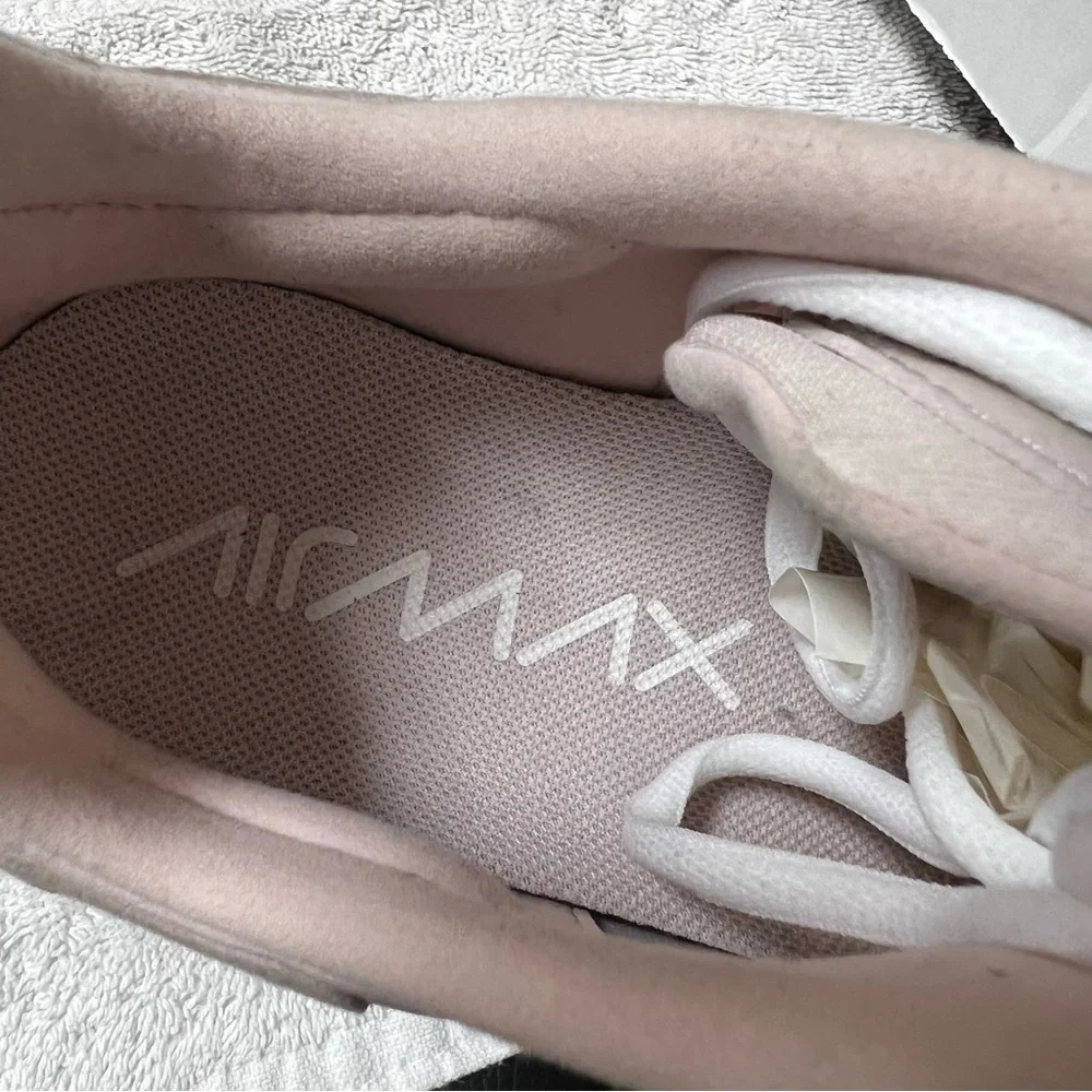 Nike Air Max 270 React Womens Barely Rose White Black size 11